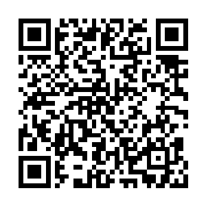 感受着胸前的丰盈狠狠的压迫着自己坚硬的胸膛二维码生成