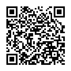 感觉到少女一条温润柔软的大腿紧紧压在自己身上二维码生成