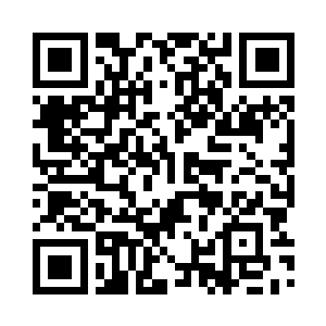 愣愣地拿着包去前台买下了那条婚纱二维码生成