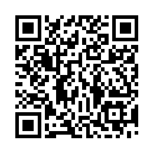 慕容月又是抓起酒桌上的其他东西乱扔一通二维码生成