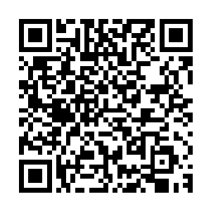 慕容玥有些羞涩地以目光示意宸王这屋子里可要有着这么多的人二维码生成