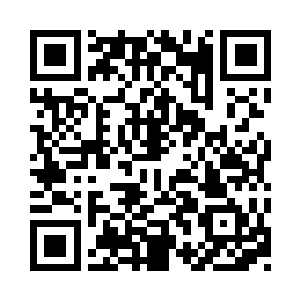 慢悠悠地走到地下那头白狐狼尸体的身边二维码生成