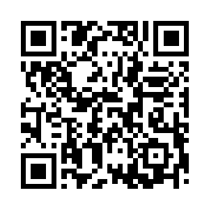 成年人们坐在门边院落纳凉聊天的是闲暇二维码生成