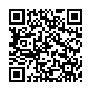 成年人合抱粗的粗壮身体将水龙紧紧缠绕二维码生成