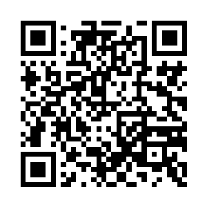 我上前很不礼貌地一把就给她头发抓住了二维码生成