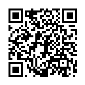 我也不知道是不是这些学生中的某人在监视她二维码生成