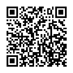 我亮出破晓剑念出镇邪咒语一剑撩开了飞舞的黑发二维码生成