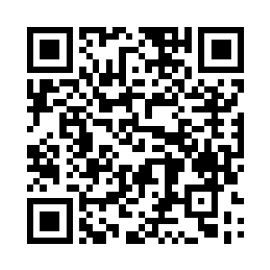 我们旁边的暗处中突然走出来一群人二维码生成