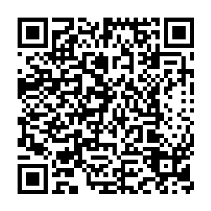 我们每个月领钱还要经过她的签字――她不把我们当回事儿也就算了二维码生成