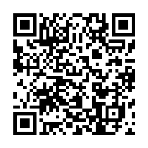 我再翻出背包里的棒球帽戴上下车进去超市买几瓶高度白酒二维码生成