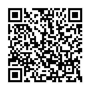 我坐到旁边的沙发上轻轻的揉捏着鼻梁的晴明穴二维码生成