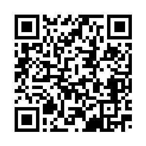 我微笑着轻轻的拍了一下她的肩膀二维码生成