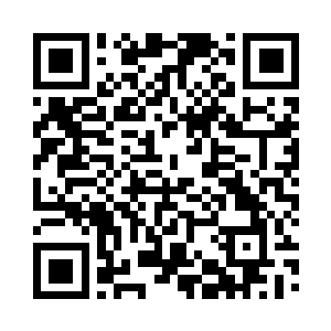 我总觉得我们似乎陷进了一张巨大的网二维码生成