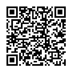 我没地方坐就在自己的办公桌上坐一下有什么问题二维码生成