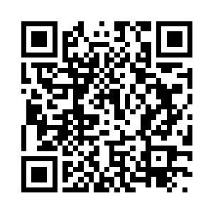 我看到了他脚上的皮鞋上沾了一点点泥二维码生成