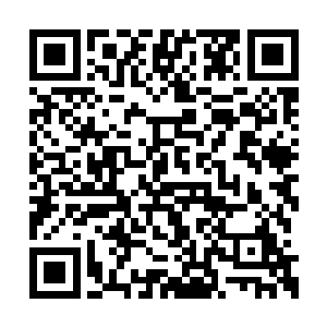 我看着把孩子推远的王姨还在忍不住的八婆叮嘱二维码生成