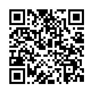 我瞬间再加大脚底流光身形激射向深坑上面二维码生成