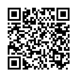 我端起桌上的半碗白米饭就扣到朱明的脑门上二维码生成