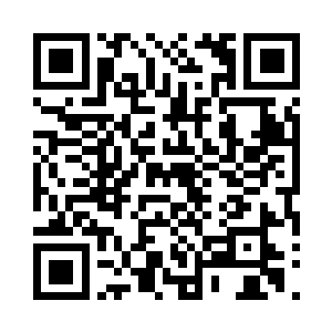 我让应泽天和杨天华把他带到我办公室里二维码生成