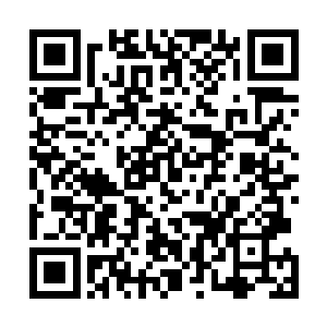 我走进去之后竟然直接朝小秋旁边的雅文的座位走了过去二维码生成