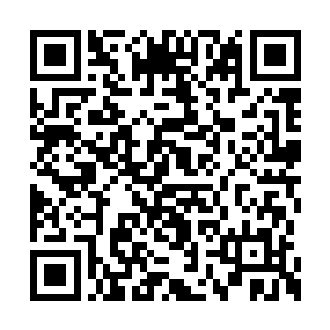 或者说这间包间并不像它表面所展现出来的这样二维码生成