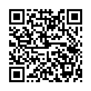 戴眼罩的男子目光淡淡的扫了一眼曾小美二维码生成