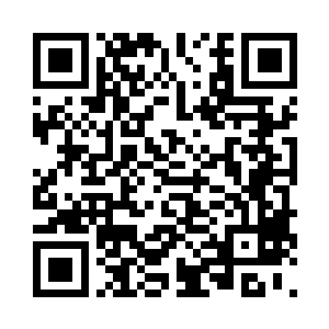 戴着个老头们常爱戴的前进帽扣在脑瓜顶上二维码生成