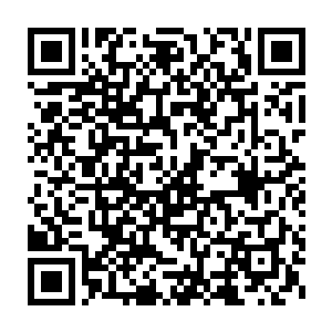 戴维森的的眉头都皱得死死的了……可见他也是感觉到相当头疼的二维码生成