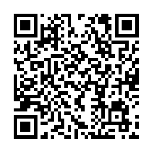 房间内的空间突然出现三个旗幡将他紧紧地定在了那里二维码生成
