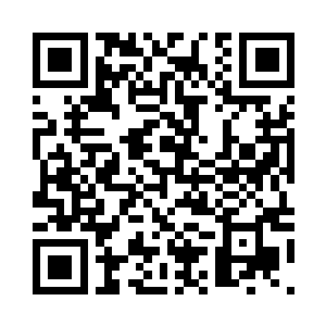 房间的顶端镶嵌着数不清的的日光灯二维码生成