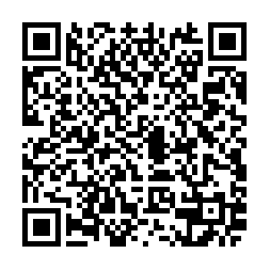 所以……实际上她除了用这种拙劣的方法让你分心外也不能把你怎样……二维码生成