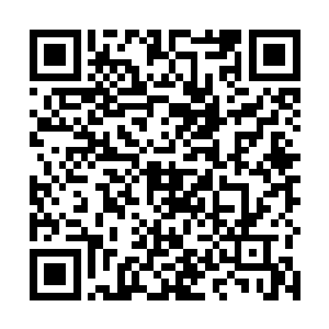 所以一路上龙傲天小心翼翼的避过了那些机关暗器之后二维码生成