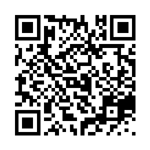 所以也就更加看清着他几近无暇的肌肤二维码生成