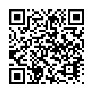 所以他们的脸只露出了中间的那部分二维码生成