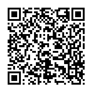 所以即便是强悍如他在对付这股魔力的时候也不敢有半分的大意和小觑二维码生成