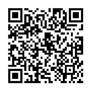 所以天道三人就这么无奈的看着那个青年从自己的身前跑过二维码生成