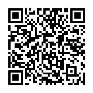 所以她们三个人倒是没有看到靠在角落里面的许紫烟二维码生成