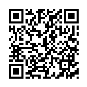 所以安东尼示意霍莉和他一起移到了场地边缘二维码生成