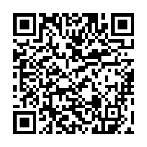 所以当天晚上皇甫飞便带着她那两大瓶温泉水赶回京都了二维码生成