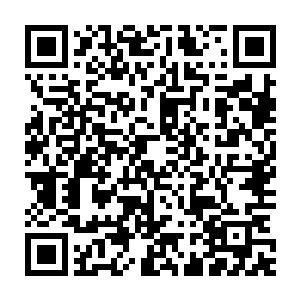 所以抢先装出来玻璃隔断的会议室和两个接待室就成了面试的场所二维码生成