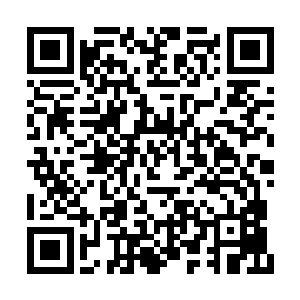 所以最后周鑫不得不用自己的积蓄去购买这张卡二维码生成