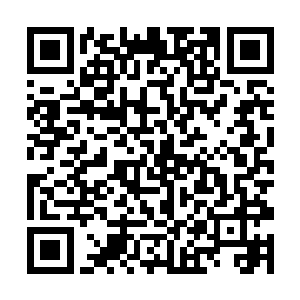 所以经管学院的几名队员进攻的速度推进的十分快速二维码生成