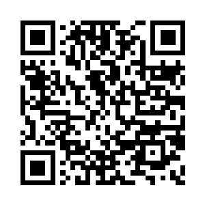 所以请了一个做过大衣裳的绣娘过来帮忙二维码生成