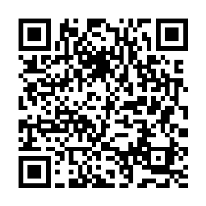 所以这条街上发生的一切都可以从这些摄像头里看到二维码生成