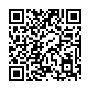 所有人都嘴里咬着一根木棍快步的行走二维码生成