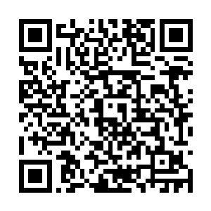 所有官员之中穿着郡守官服的那个人连忙拱手说道二维码生成