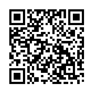 所有的大小便都是由这位小姑娘帮忙完成二维码生成