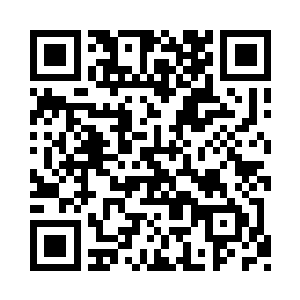 所有的赵家弟子看到之后纷纷往外面冲了去二维码生成