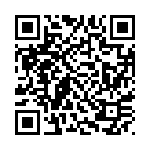 扇子在手里一转就遮住大红的眼睛二维码生成