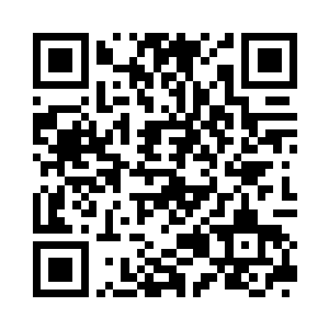 手上拿着一根烟或者挎着一个包就站到了街边二维码生成